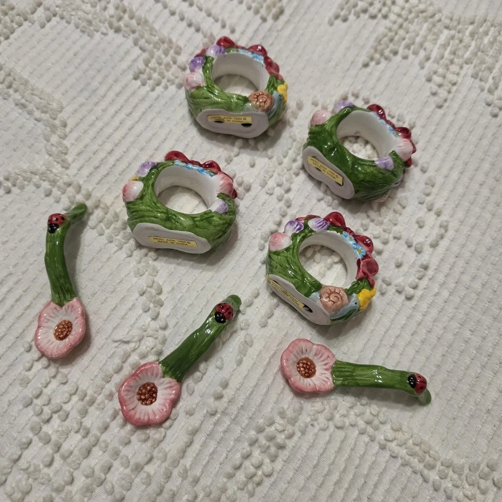 Vintage 1999 Mercuries Spring Ceramic Napkin Holder Rings & Spoons Set